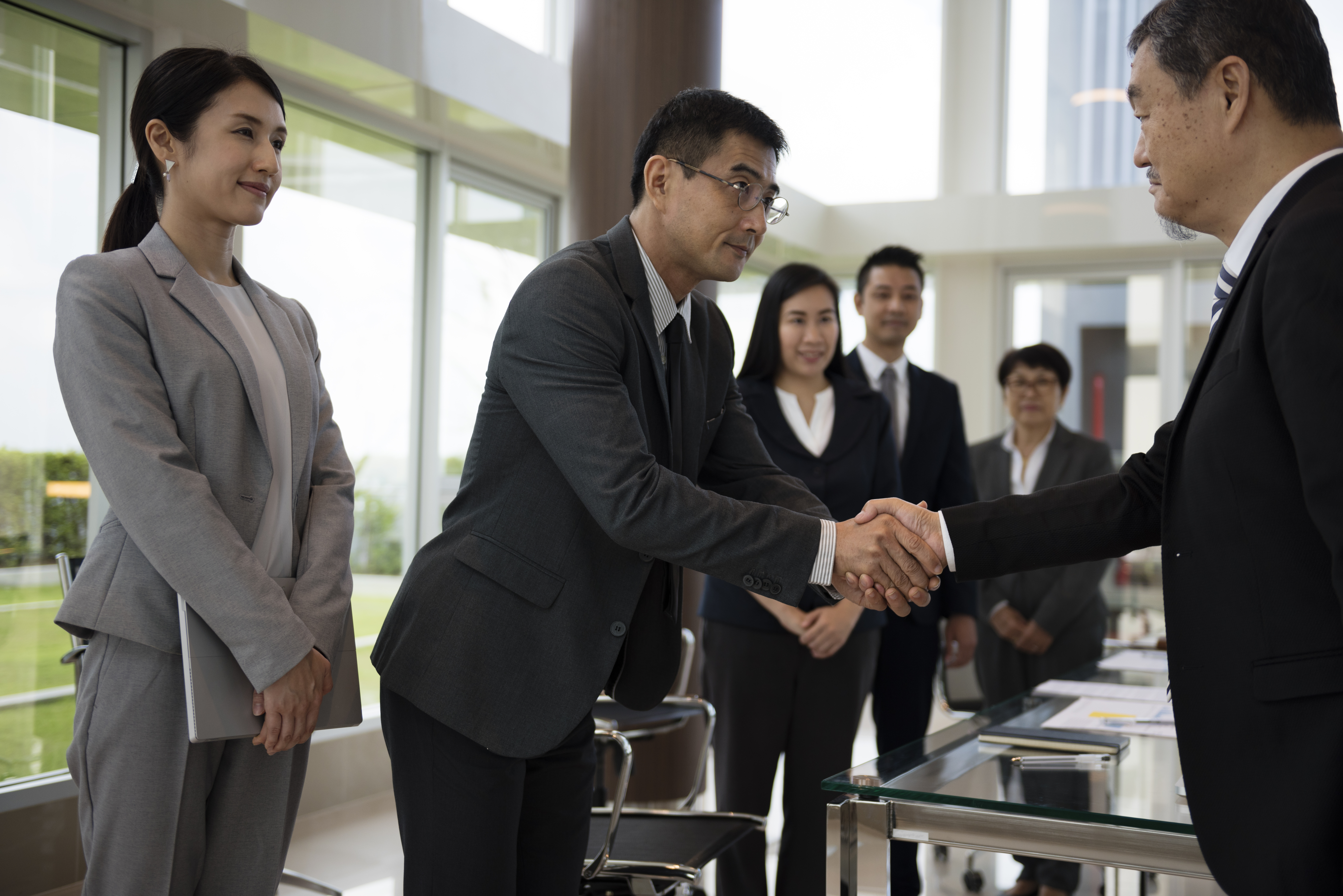 アメリカでLLCを設立する方法:ステップバイステップガイド